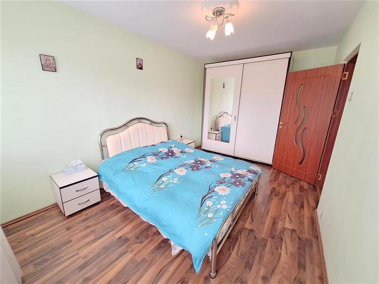 Apartament 2 camere, etaj 2, semimobilat, zona Narcisa
