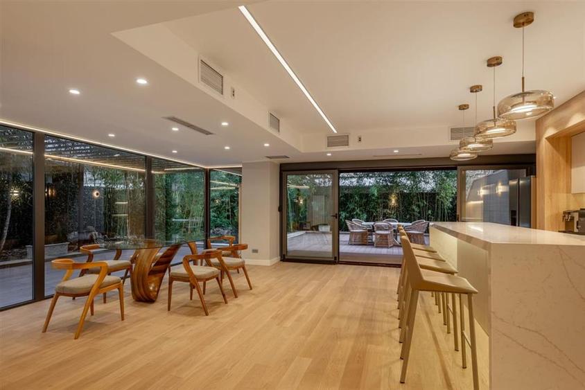 Luxury 3 Bedrooms  Exclusive location-Herastrau  Private Garden 340 sqm