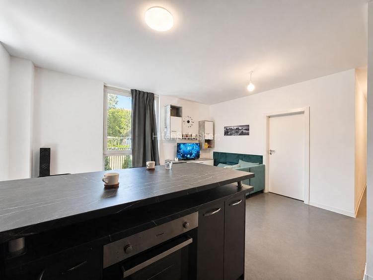 De vânzare apartament 3 camere, central - 13
