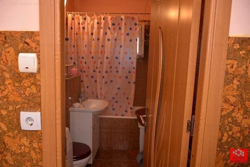 Apartament 4 camere zona Tractorul