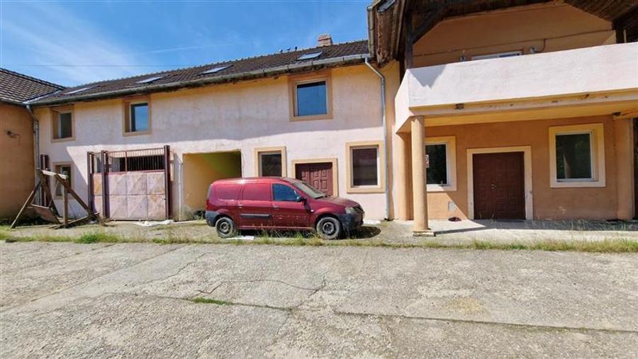 Farliug Servis Auto 65 000 euro,Corp camere 45 000 euro