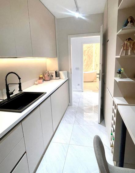Apartament,etaj intermediar si parcare,zona Sopor