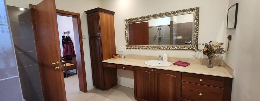 Casa in Ghimbav, 8 camere, S+P+M, SU 300 mp, teren 736 mp, libera la vanzare! - 12