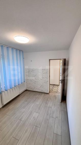 Apartament 3 camere, 48 mp, renovat complet - zona Dambu Pietros