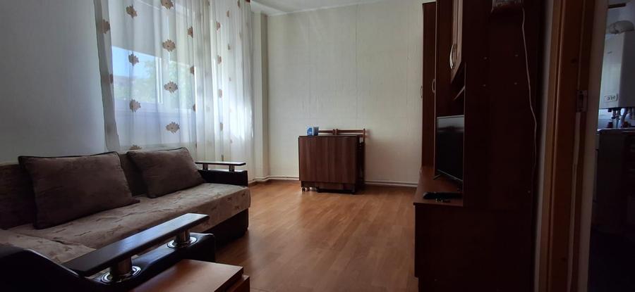 Garsoniera intima si economica, etaj intermediar - zona Craiter.