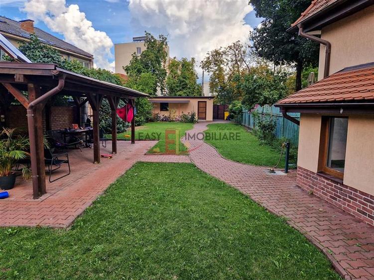 Vila 5 camere, ultracentral, 278 mp, teren 724mp, Targu Mures