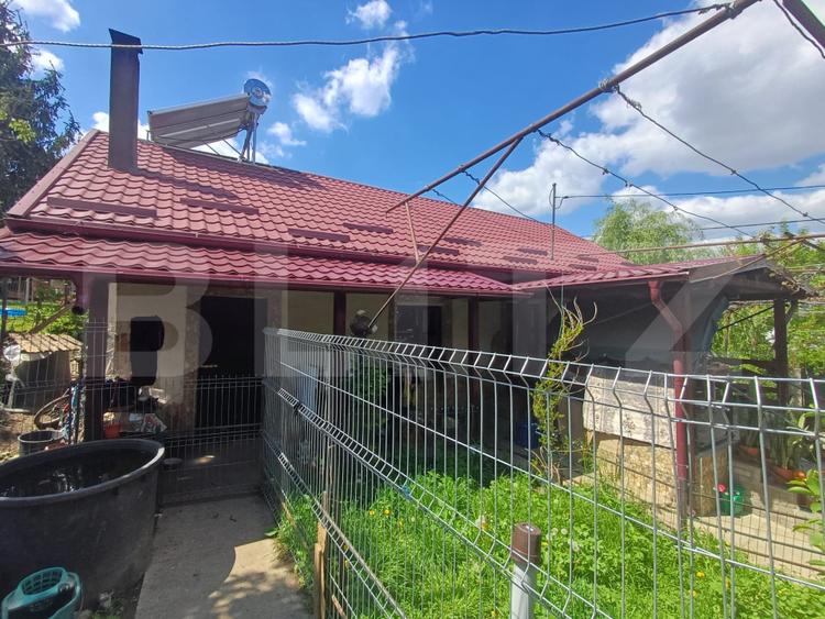Casă de locuit si spatiu comercial, teren 7300 mp, Hreatca, com. Vulturesti