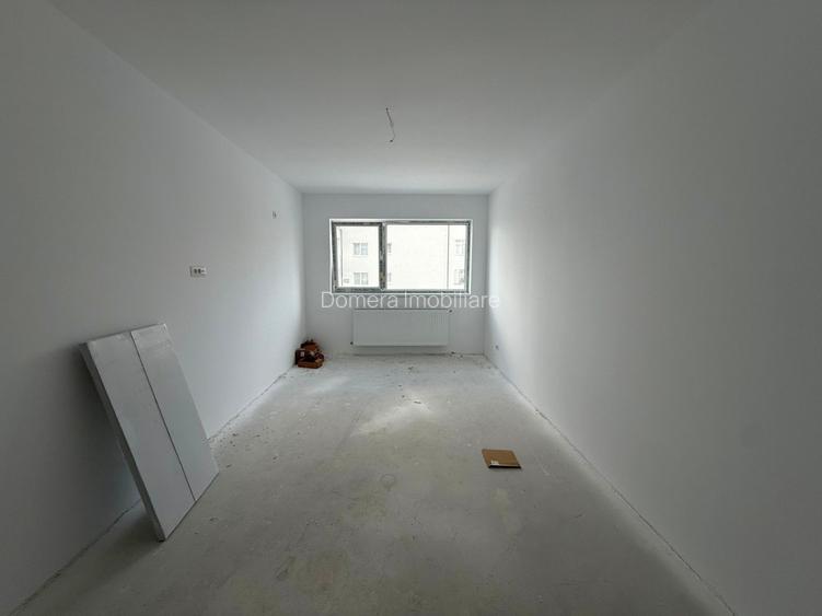 Garsonieră decomandată, 38,4 mp utili + balcon 5,3 mp, etaj 1 - 3