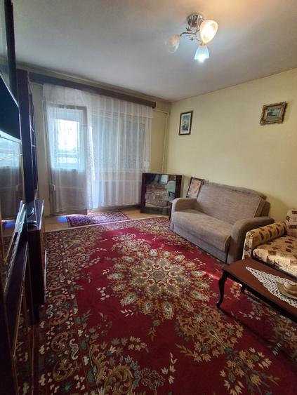 Apartament 2 camere de vânzare – decomandat, 52 mp – zona Vest