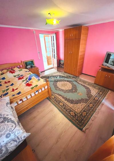 CASĂ + teren de vânzare 2320 mp VÂNĂTORI, judetul Neamț.