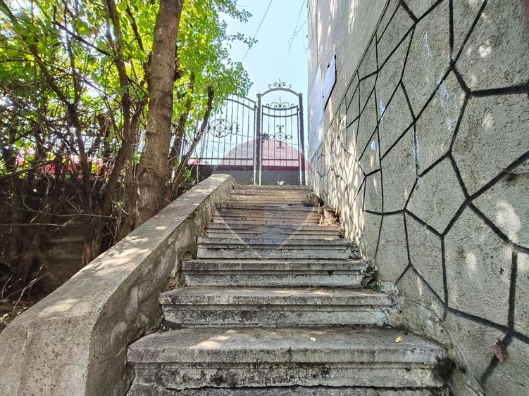 VÂNZARE - CLĂDIRE INTERBELICĂ, CENTRU SIRET
