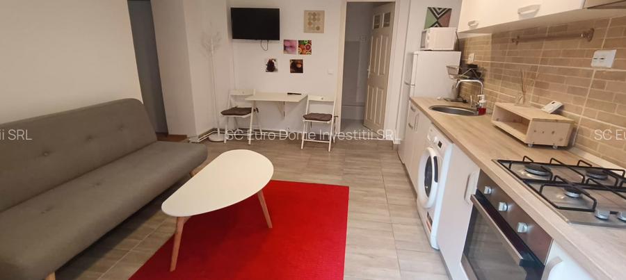 Corp de casa renovat , mobilat si utilat modern cu terasa panoramica spre Tampa - 2