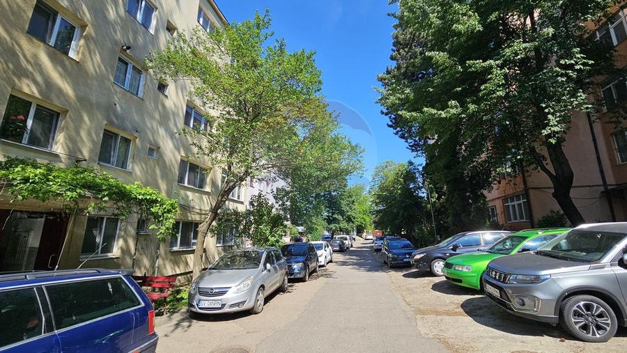 Apartament cu 2 camere, etaj 1 în zona George Enescu, Suceava