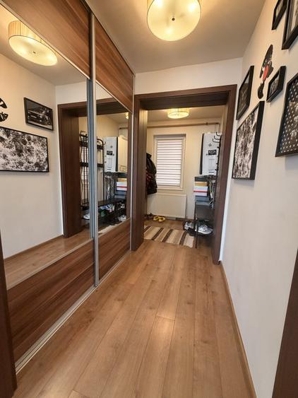 Apartament 4 camere in zona centrala din Giarmata Vii