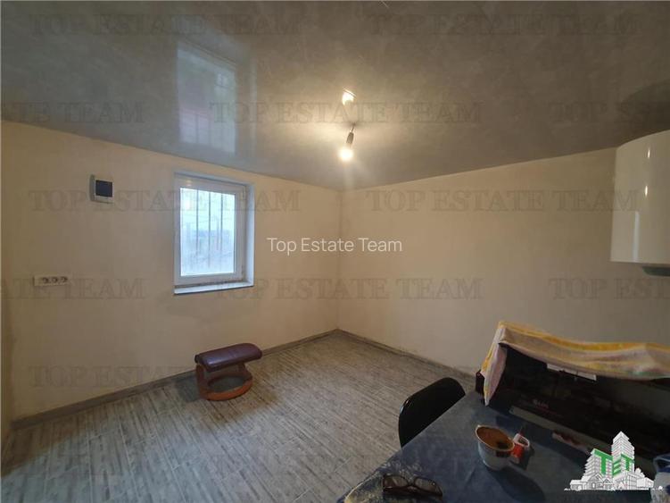 Colt de rai la tara doua case renovate cu baie, livada si vita de vie - 8