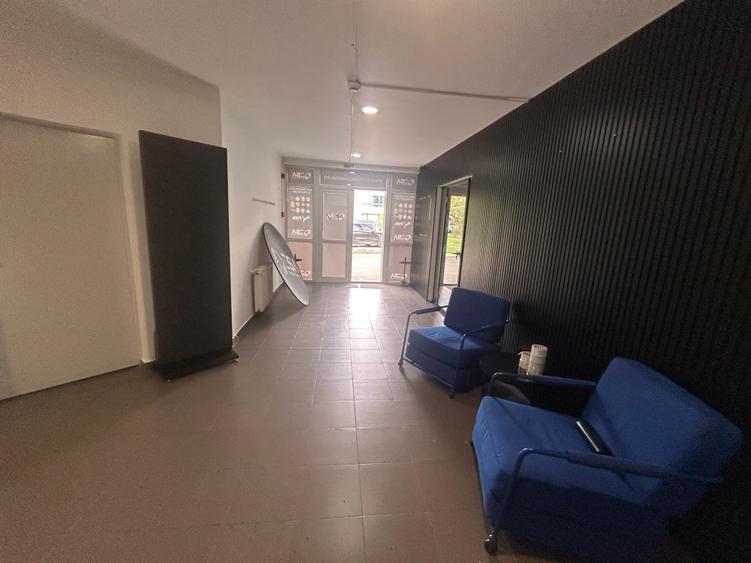 SEMANATOAREA - spatiu parter 840 mp + etaj 226 mp