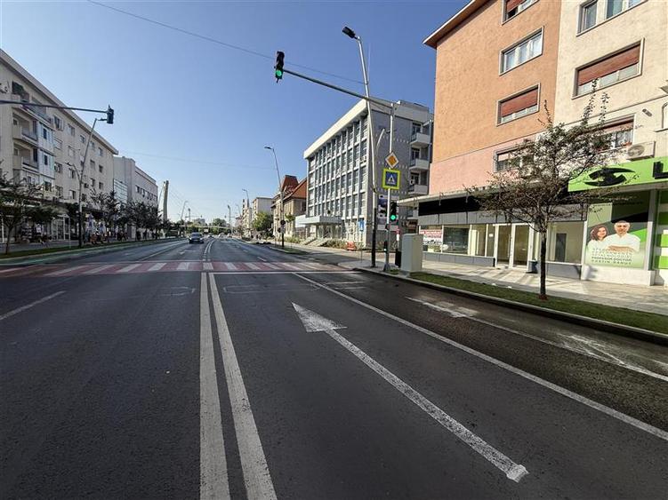 SPATIU COMERCIAL 100 MP – POZITIE ULTRACENTRALA, VIZIBILITATE EXCELENTA