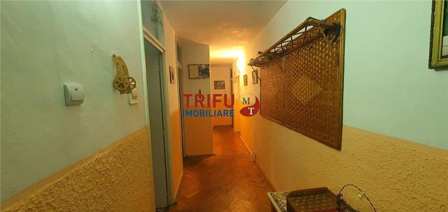 Apartament cu 4 camere de vanzare zona Centru