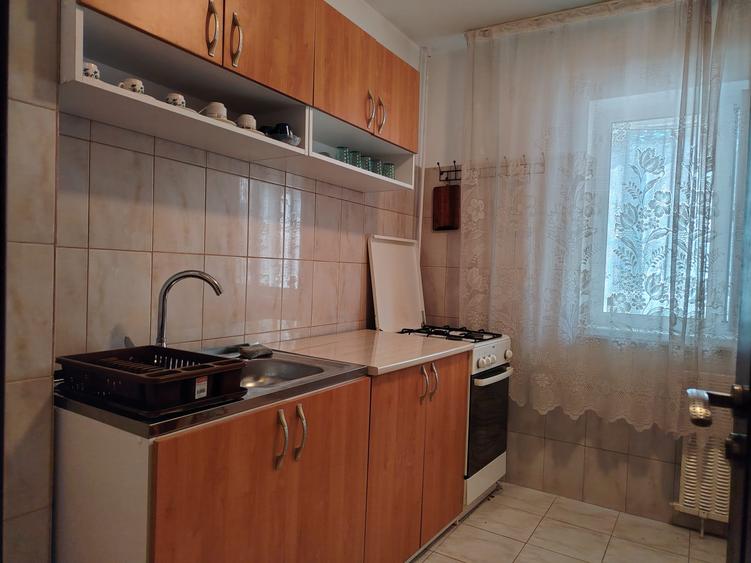2 camere decomandat Valea Rosie - Rovinari