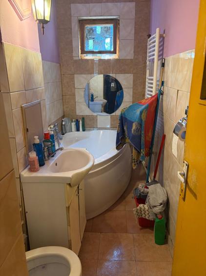 Apartament 2 camere, 40 mp, etajul 1, cu centrala, zona Craiovita Noua