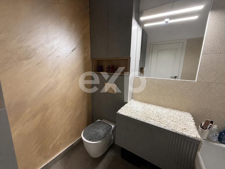 Apartament cu 3 camere de vânzare, curte proprie și terasă de 20 mp – Valea Lupu