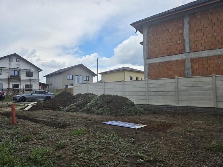 Vilă individuală în Tunari – 5 camere, curte privată