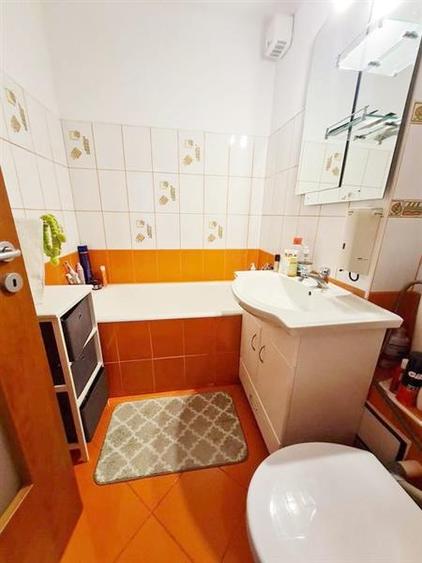 Apartament 3 camere zona Astra- Carpatilor