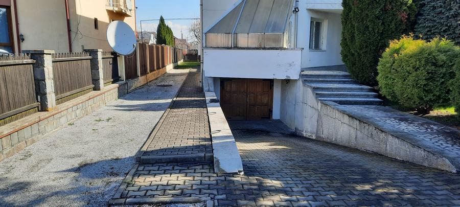 De vanzare casa 5 cam, singur in curte, Cal. Voinicenilor, Zona Horgosa