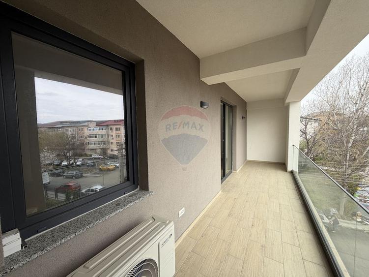 Apartament 3 camere bloc nou zona Finante