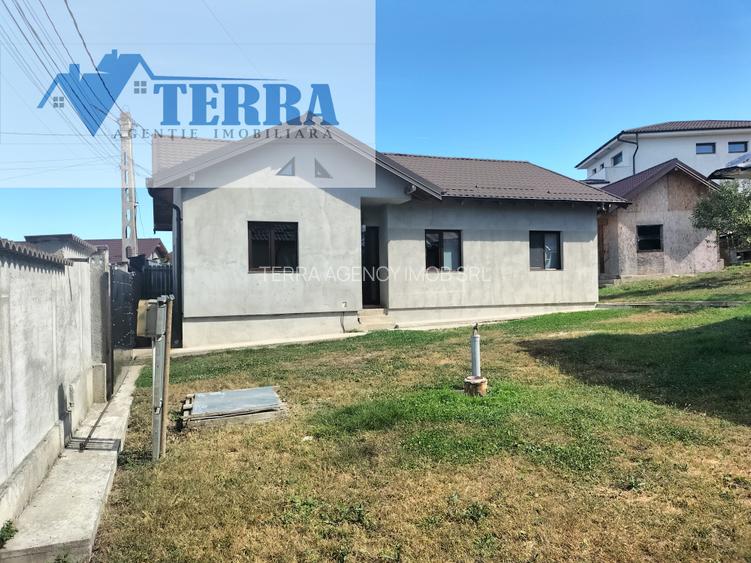 Casă Mioveni, 4 camere, teren 1.225 mp, toate utili