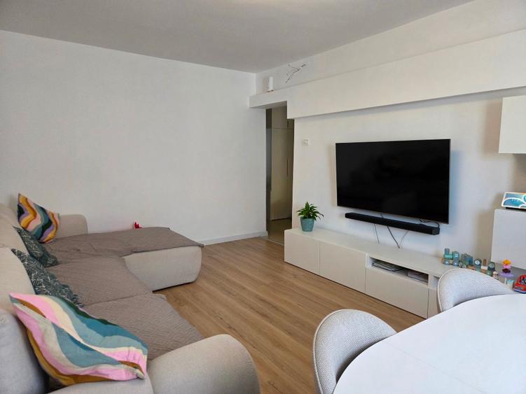 Apartament cu 3 camere și dependințe