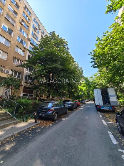 Garsonieră decomandată | Tineretului | Str. Poenari nr. 1 | Etaj 1 | 7min metrou - 10