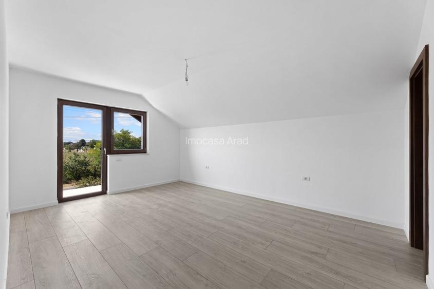 Eleganta, Confortul, Calitatea, liniste Vila P+M Garaj Pecica Arad - 12