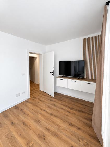 Casa de inchiriat cu 4 camere, complet mobilata, terasa si balcon