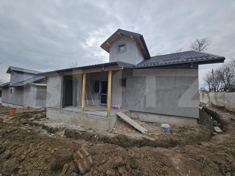 Casa frumoasa cu 3 camere in Ciurbesti