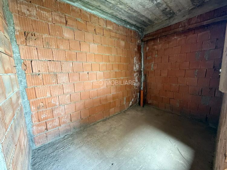Casa individuala la roșu P+1E, 215mp utili, 994mp teren Peciu Nou