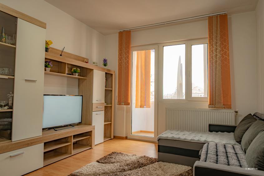 3 camere renovat, mobilat, balcon