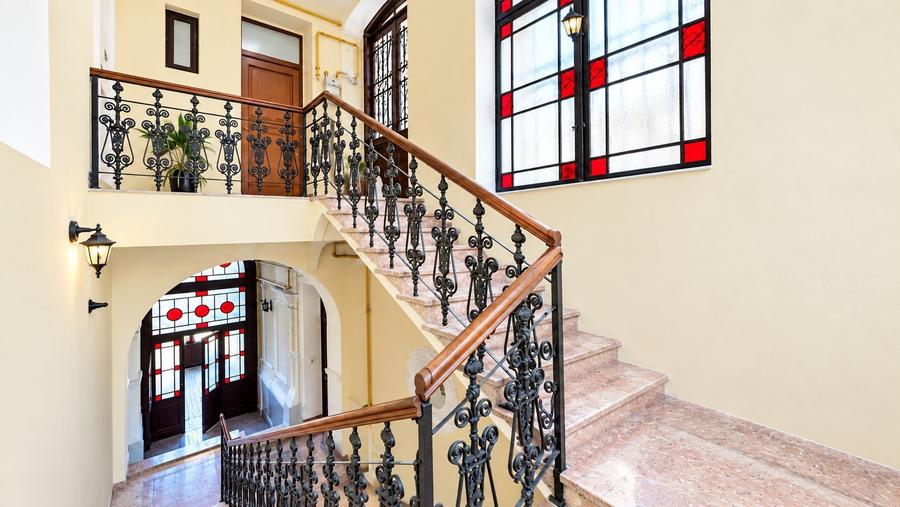 De vanzare/ Închiriat apartament istoric confort lux ultracentral Arad