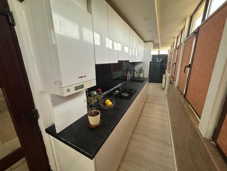 Apartament 3 camere decomandate, 141 mp utili, Rovine, zona Bacriz