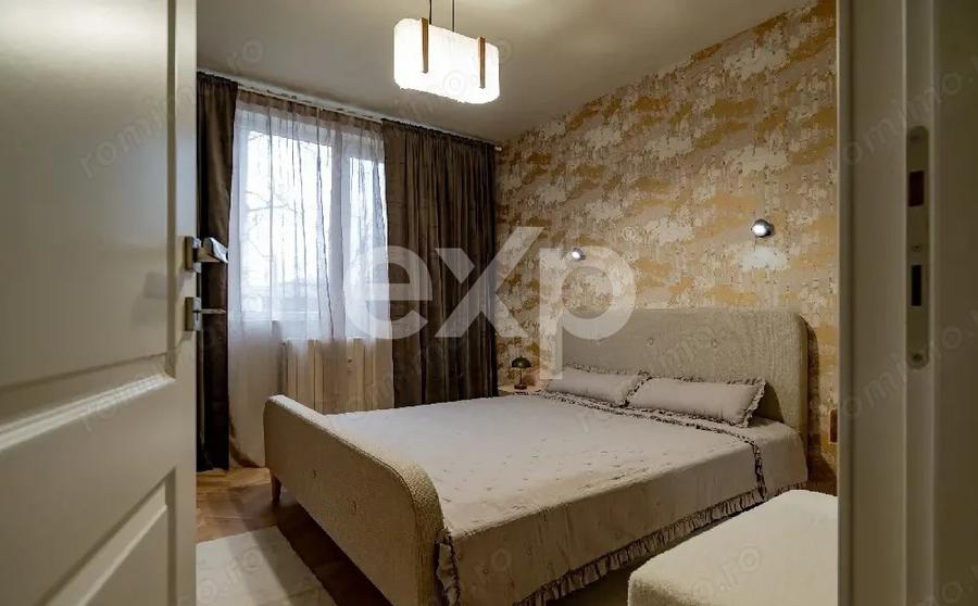 De vânzare apartament 2 camere decomandate, Zona Tic-tac, et. 1/4, Constanta