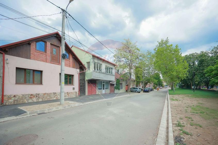 Casă / Vilă cu 3 camere de vânzare în zona Centrală- Parcul Brătianu - 18
