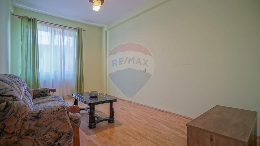 Apartament cu 3 camere de închiriat zona centrala Maior Cranta