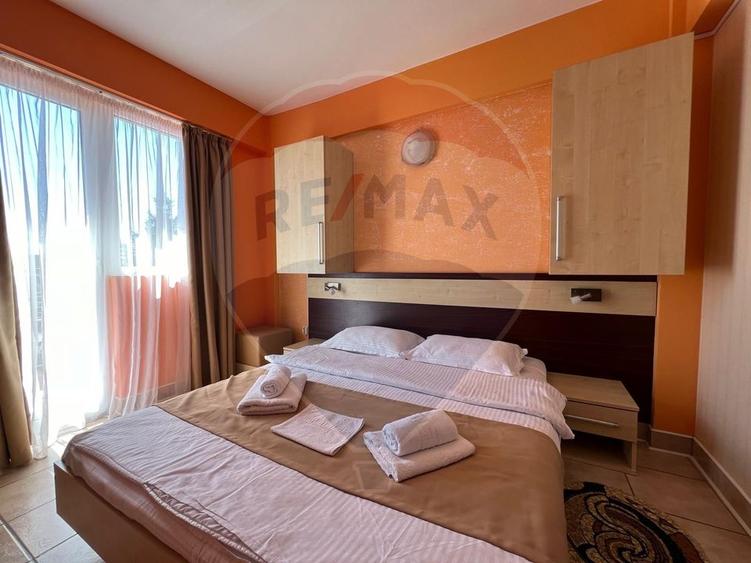 Hotel / Pensiune cu 43 camere de vânzare în Costinesti