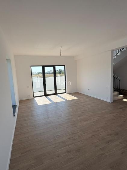 OFERTA - 2 Case Noi Finalizate in Tunari - 5 camere, 2 niveluri, Curte - 6