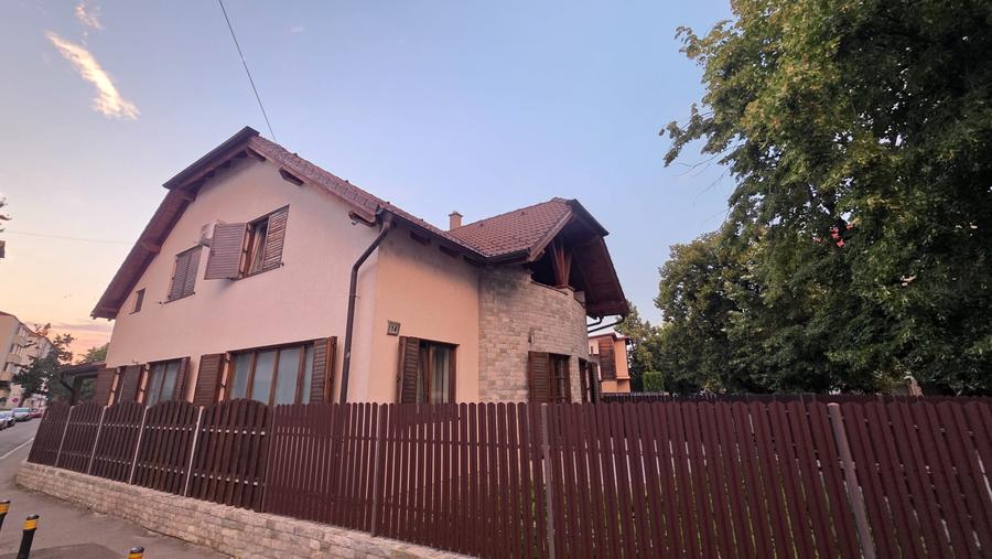 Casa individuala,situata in zona strada Crinilor
