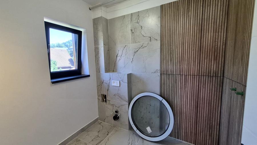 Apartament cu 4 camere 125 mp (4 garsoniere) la cheie + 60 mp pod - Busteni