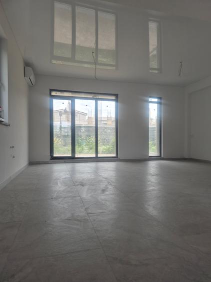 Casa 5 Camere, Curte, Loc de Parcare,Terasa Circulabila