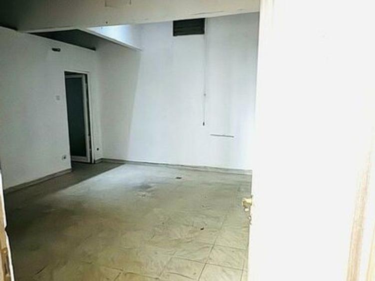 De inchiriat hala spatiul comercial vitrina, vad excelent Uta Arad