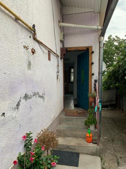 Casa 110 mp cu posibilitae de mansardare si curte cu potential - 7 strazi Gruia