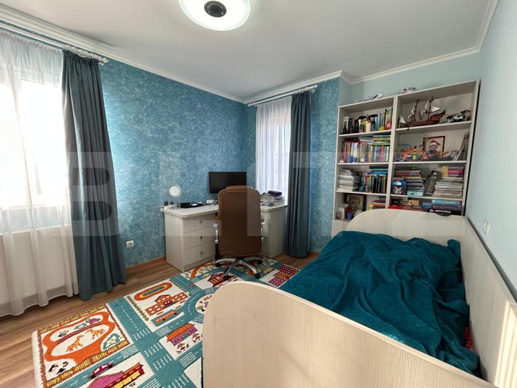 Apartament de vanzare, cu 4 camere, 100 mp, zona Oasului